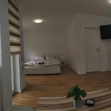 Laelegance Old Town Apartment *